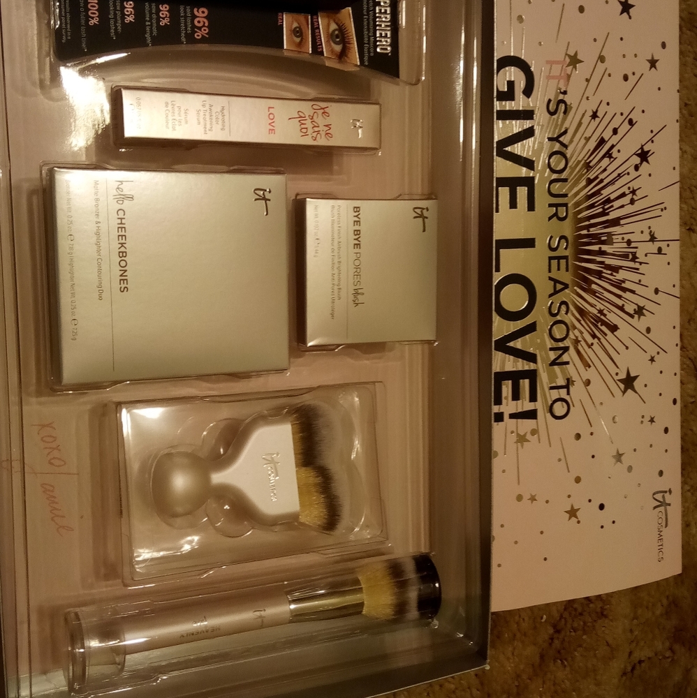IT cosmetics